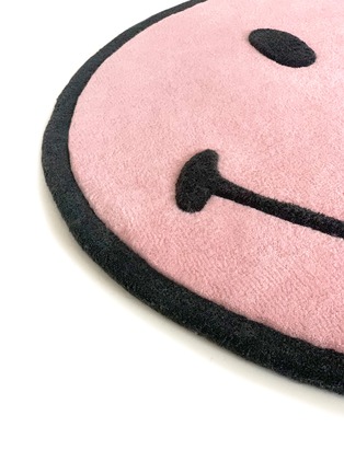 细节 –点击放大 - MAISON DEUX - x Smiley Rug — Pink