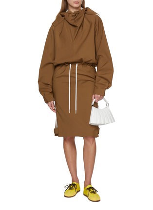 模特儿示范图 - 点击放大 - LACOSTE - Cargo Knee Length Skirt