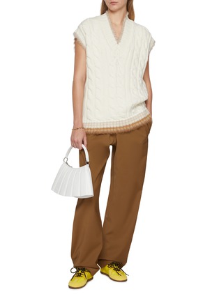 模特儿示范图 - 点击放大 - LACOSTE - Cable Knit Gilet