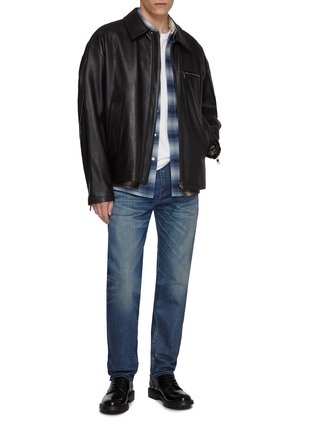 模特儿示范图 - 点击放大 - LEVI'S - Blue Tab 502 Straight Leg Cotton Denim Jeans