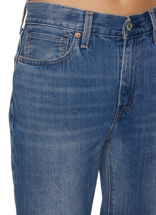  - LEVI'S - Blue Tab Carve Medium Wash Jeans