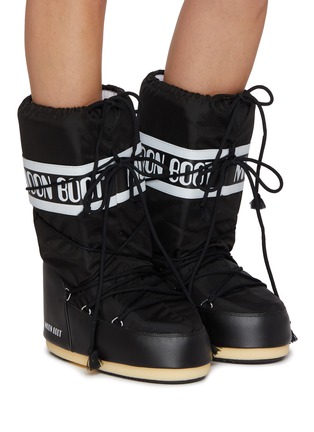 模特儿示范图 - 点击放大 - MOON BOOT - ICON 系带高筒雪地靴