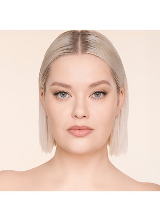 Detail View - 点击放大 - CHARLOTTE TILBURY - AIRbrush Flawless Foundation — 2N