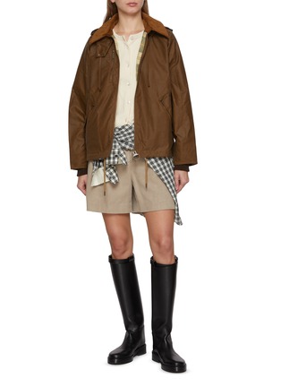 模特儿示范图 - 点击放大 - BARBOUR - Prem Tport Wax Cotton Jacket