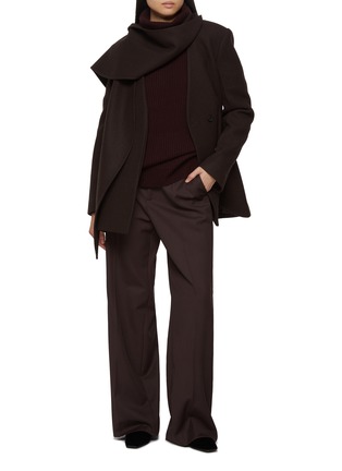 模特儿示范图 - 点击放大 - R2W - Viora Straight Leg Pants