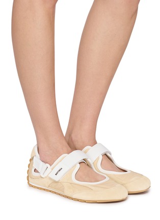 模特儿示范图 - 点击放大 - BOTTEGA VENETA - 女款 ORBIT 玛丽珍运动鞋