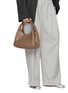模特儿示范图 - 点击放大 - BOTTEGA VENETA - Campana Intrecciato Leather Shoulder Bag