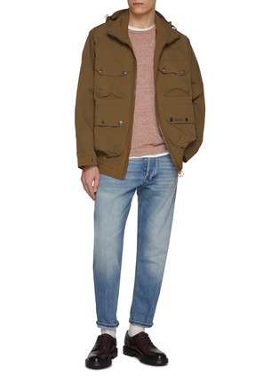 模特儿示范图 - 点击放大 - BARBOUR - Re-Engineered Hooded Showerproof Flight Bedale Jacket
