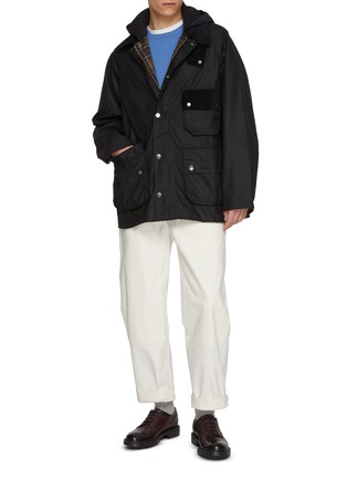 模特儿示范图 - 点击放大 - BARBOUR - Convertible Collar Waxed Cotton Jacket