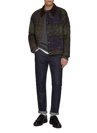 模特儿示范图 - 点击放大 - BARBOUR - Tartan Transport Quilted Jacket