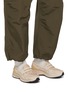 模特儿示范图 - 点击放大 - NEW BALANCE - 1906L Men's Loafer Sneakers