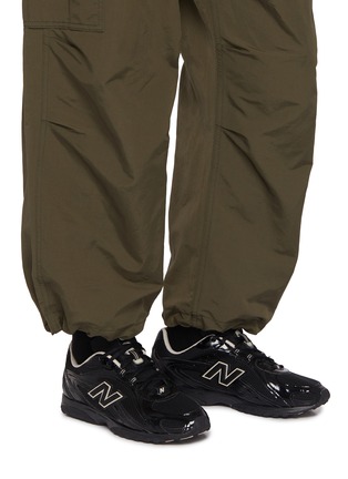 模特儿示范图 - 点击放大 - NEW BALANCE - 204L Low Top Men's Sneakers