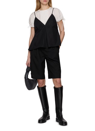 模特儿示范图 - 点击放大 - THE LOOM - 泡泡袖拼接上衣