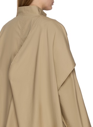  - THE LOOM - 可拆卸围裹式斗篷风衣