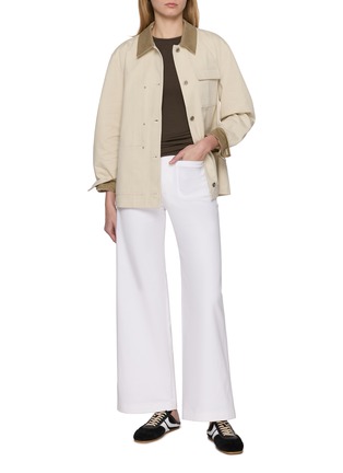 模特儿示范图 - 点击放大 - THE LOOM - 撞色领牛仔工装夹克