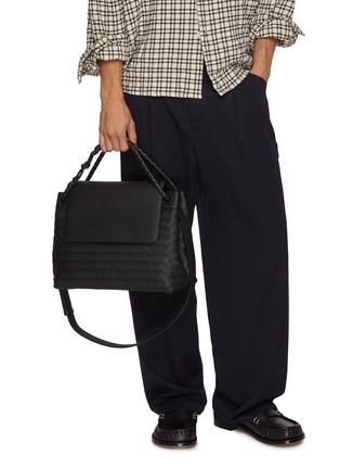 正面 -点击放大 - BOTTEGA VENETA - Medium Andiamo Intrecciato Leather Messenger Bag