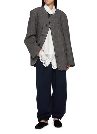 模特儿示范图 - 点击放大 - FAFAMOON - Triangle Stitch Contrast Lapel Wide Shoulder Blazer