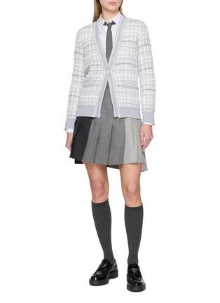 模特儿示范图 - 点击放大 - THOM BROWNE - V 领针织开衫