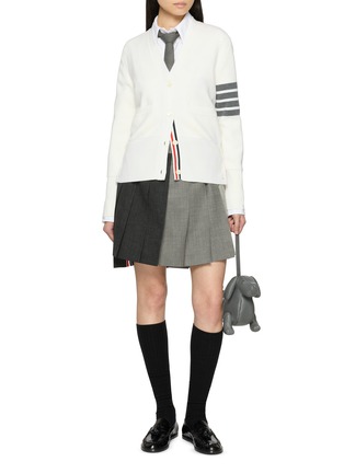 模特儿示范图 - 点击放大 - THOM BROWNE - Embroidered Hector With Trophy Shirt