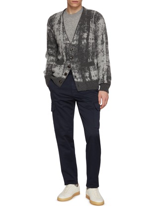 模特儿示范图 - 点击放大 - INCOTEX - Garment Dyed Tapered Cotton Cargo Pants