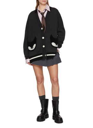 模特儿示范图 - 点击放大 - BAZ & FRIENDS - X CYNTHIA & XIAO 羊毛 ROX 图案针织开衫