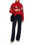 模特儿示范图 - 点击放大 - WE NORWEIGIANS - X Markarian Intarsia Floral Turtleneck Knit Sweater