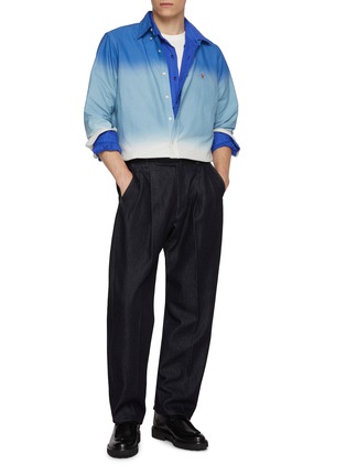 模特儿示范图 - 点击放大 - J∞QUALITY  - Long Sleeve Gradient Button Down Cotton Shirt
