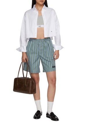 模特儿示范图 - 点击放大 - HOMMEGIRLS - 短款纯棉衬衫