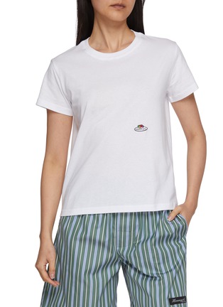 模特儿示范图 - 点击放大 - HOMMEGIRLS - X FRUIT OF THE LOOM 纯棉 LOGO 饰 T 恤两件套