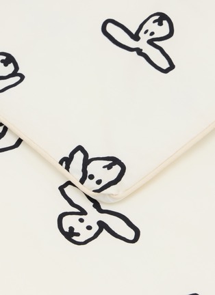 细节 –点击放大 - WARMGREY TAIL - Bunny Bunny Twin Size Comforter