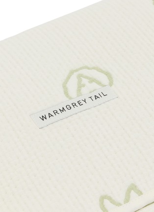 细节 –点击放大 - WARMGREY TAIL - Bunny Bunny Cotton Modal Blanket — Moss Green