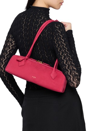 模特儿示范图 - 点击放大 - ALAÏA - 中号 LE TECKEL 绒面皮手提包