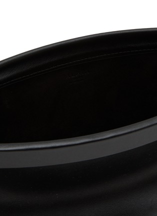 细节 - 点击放大 - ALAÏA - 中号 LE CLICK EAST WEST 皮革手提袋