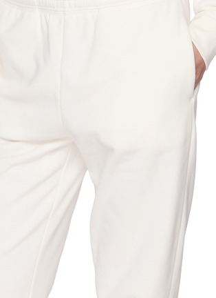  - BEYOND YOGA - LuxeFleece Elasticated Waist Sweatpants