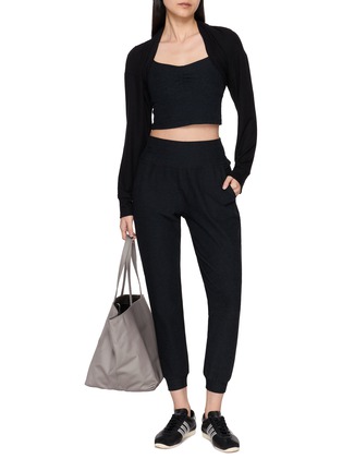 模特儿示范图 - 点击放大 - BEYOND YOGA - Spacedye Midi Jogger Pants