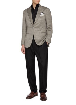 模特儿示范图 - 点击放大 - MAGNUS & NOVUS - Monochrome Twill Sheen Linen Blend Blazer