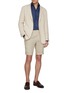 模特儿示范图 - 点击放大 - MAGNUS & NOVUS - Flat Front Linen Shorts