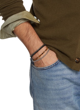 模特儿示范图 - 点击放大 - THOMPSON OF LONDON - Lucky Clover Double Wrap Beaded Bracelet