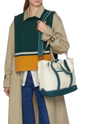 模特儿示范图 - 点击放大 - BAZ & FRIENDS - 大号撞色帆布包