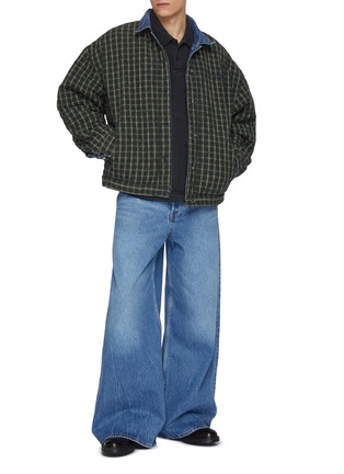 模特儿示范图 - 点击放大 - ALEXANDERWANG - 双面穿牛仔夹克