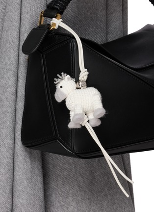 正面 -点击放大 - LOEWE - Horse Felt Bag Charm