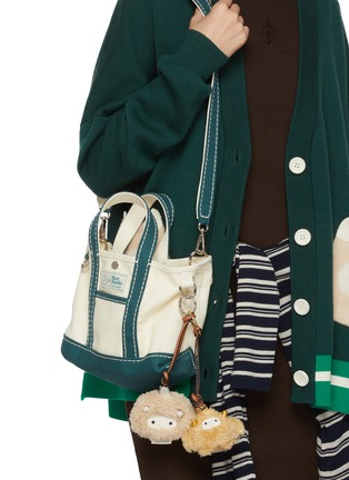 模特儿示范图 - 点击放大 - BAZ & FRIENDS - CHA CHING MINI 毛绒包挂