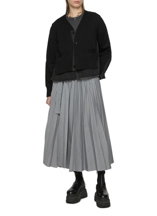 模特儿示范图 - 点击放大 - SACAI - Hybrid Knit Dark Wash Denim Cardigan