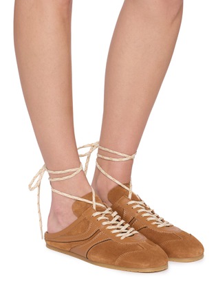 模特儿示范图 - 点击放大 - DRIES VAN NOTEN - 女款穆勒运动鞋