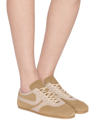 模特儿示范图 - 点击放大 - DRIES VAN NOTEN - 女款 DUSTIN 皮革拼接运动鞋