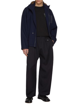 模特儿示范图 - 点击放大 - LOEWE - X LOUIS WAIN 纯棉刺绣圆领 T 恤