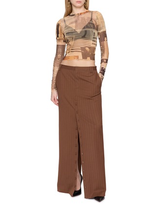 模特儿示范图 - 点击放大 - JEAN PAUL GAULTIER - Pinstriped Covered Button Skirt