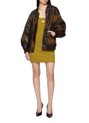 模特儿示范图 - 点击放大 - JEAN PAUL GAULTIER - Sleeveless Overall Shoulder Buckle Ribbed Cotton Mini Dress