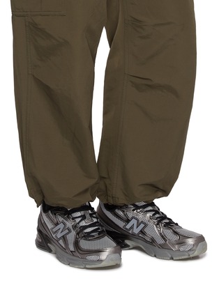 模特儿示范图 - 点击放大 - NEW BALANCE - 740 Low Top Men's Sneakers