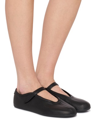 模特儿示范图 - 点击放大 - ADIDAS - Stan Smith Low Top Leather Women's Sneakers